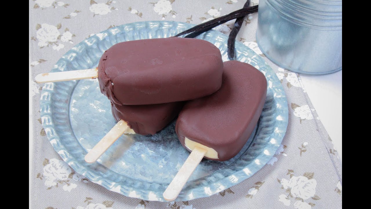 طريقة عمل عيدان الآيس كريم بالشوكولاتة واللوز اللذيذ للأطفال