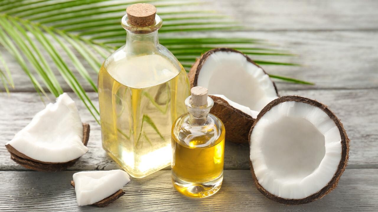 زيت جوز الهند والعسل الأبيض