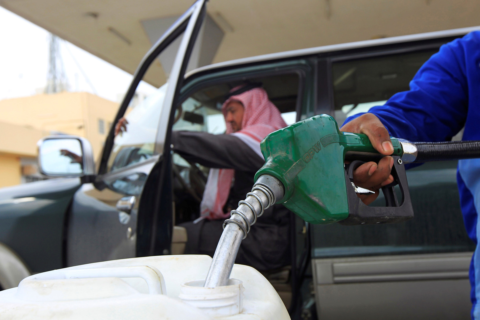 سعر البنزين الجديد في السعودية.. ارامكو تعلن الاسعار الجديدة للبنزين لشهر يوليو 2021