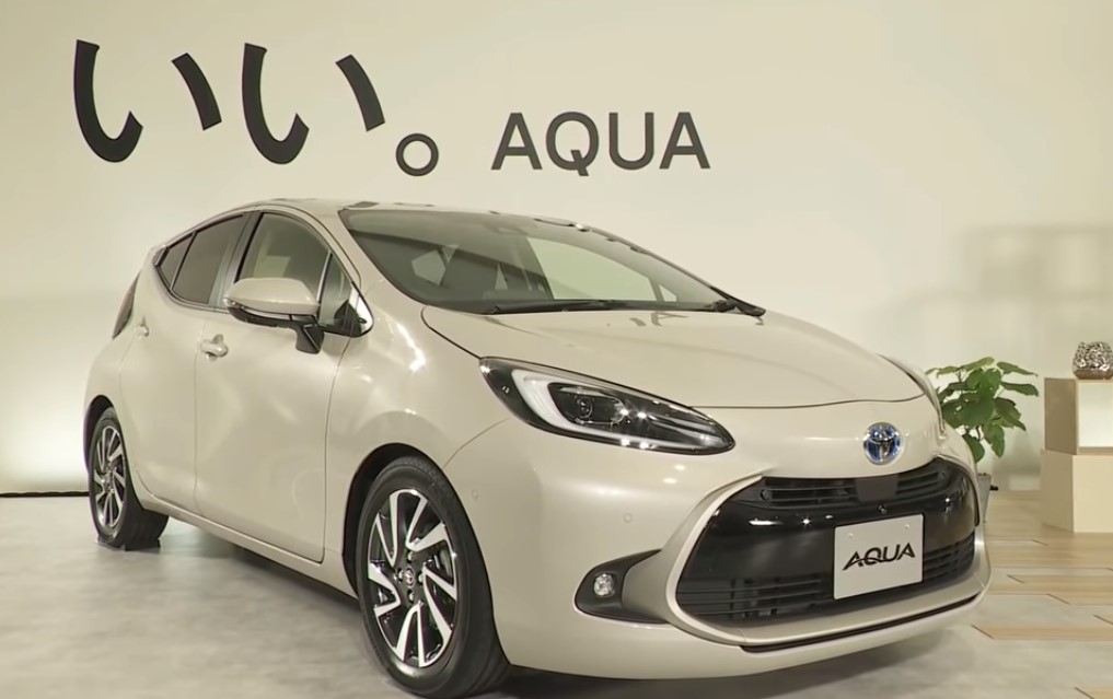 مواصفات سيارة تويوتا أكوا الجديدة 2022 Aqua الاقتصادية في استهلاك الوقود