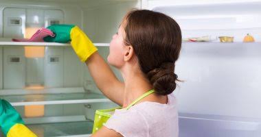 طريقة بسيطة لتنظيف الثلاجة