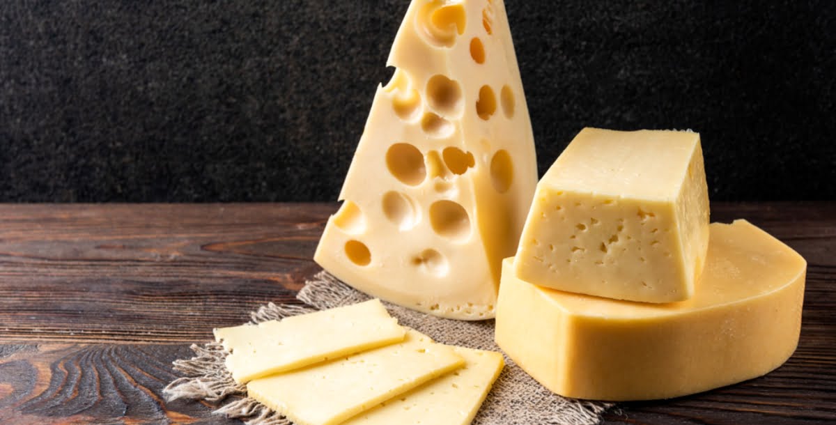 طريقة عمل الجبنة الرومي بطريقة رائعة مثل المحلات لعشاق هذه الجبنة