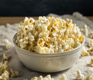 طريقة عمل الفشار بنكهات مختلفة