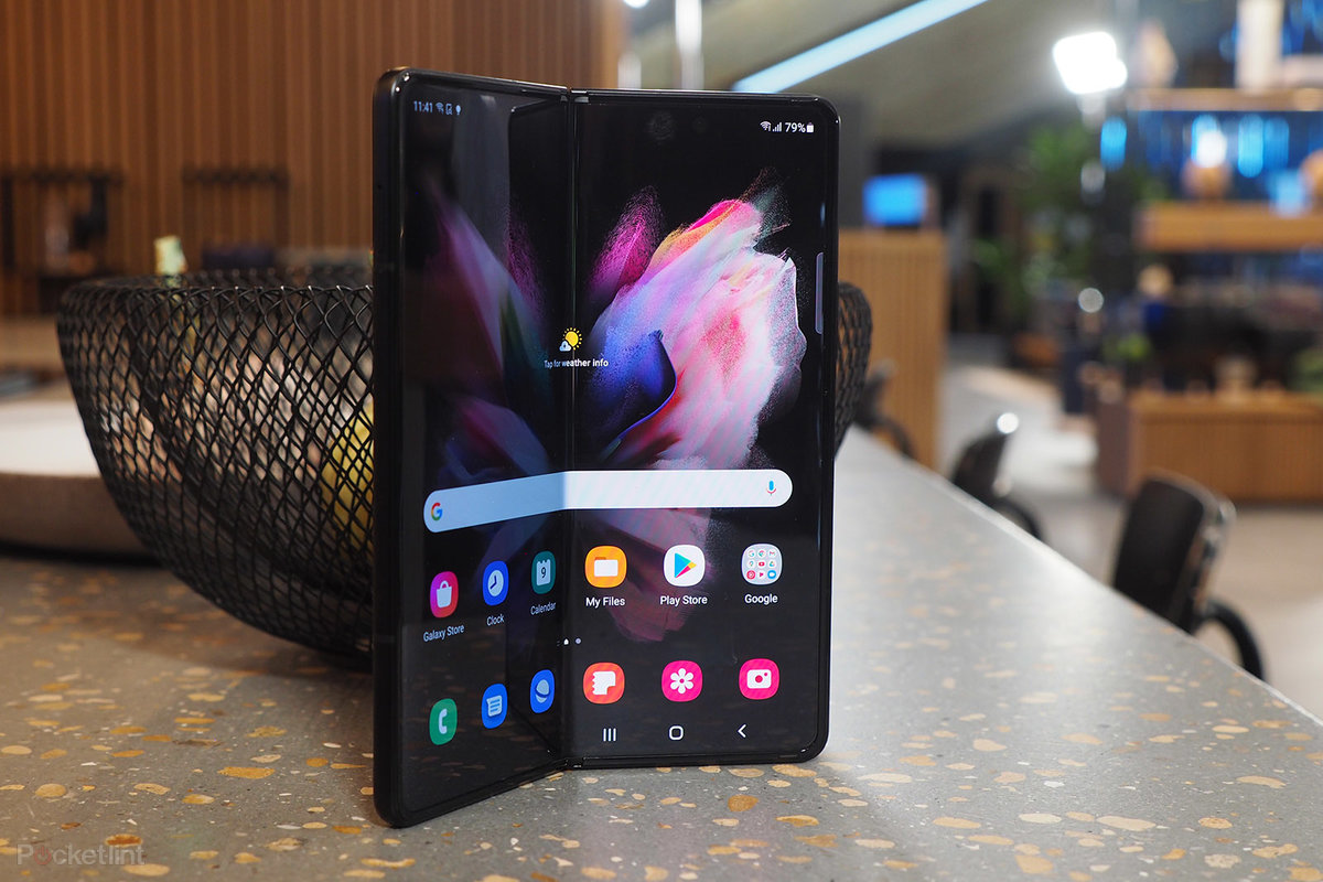 تعرف على عيوب ومزايا هاتف Samsung Galaxy Z Fold 3 والسعر