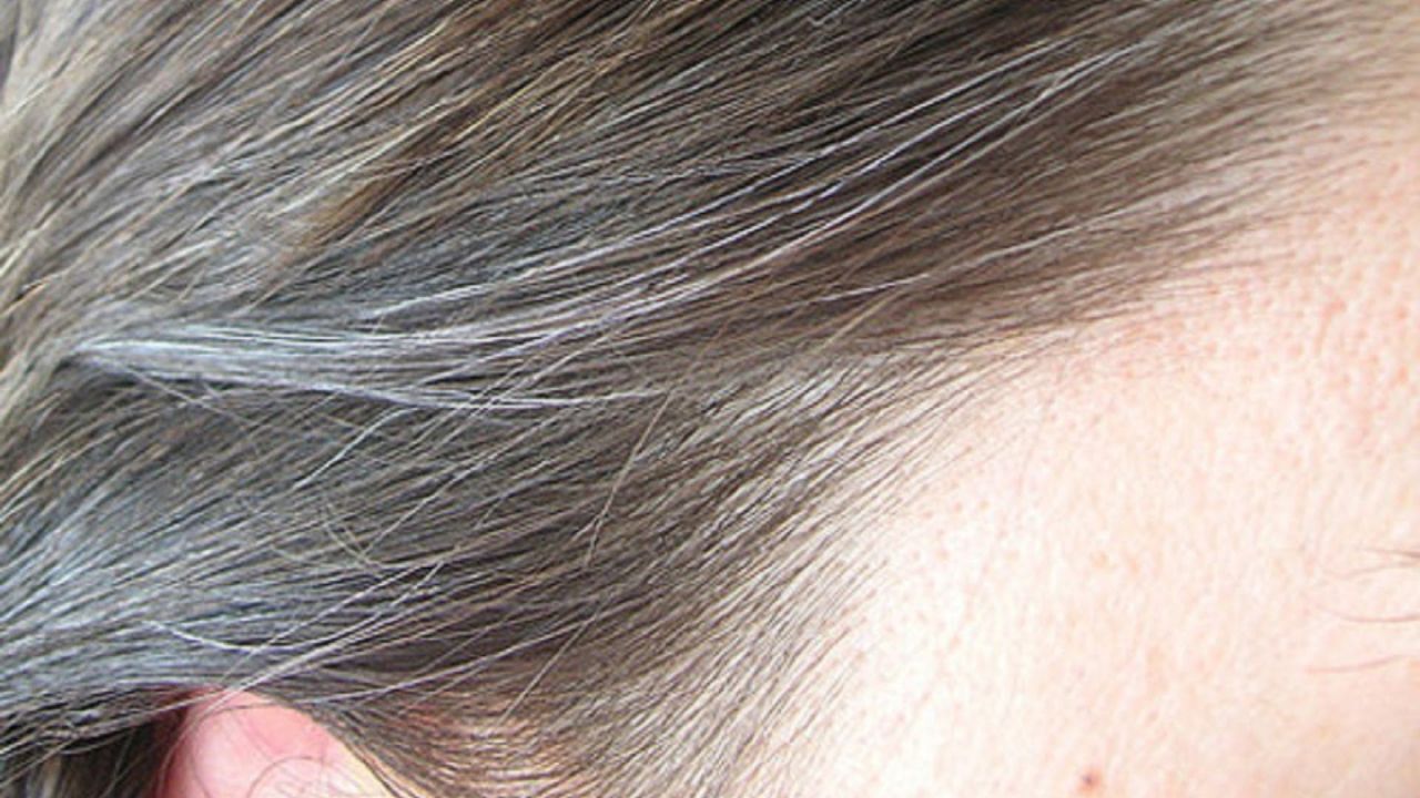 خلطة قشور الرمان لعلاج الشعر الأبيض بطريقة بسيطة وطريقة ناجحة