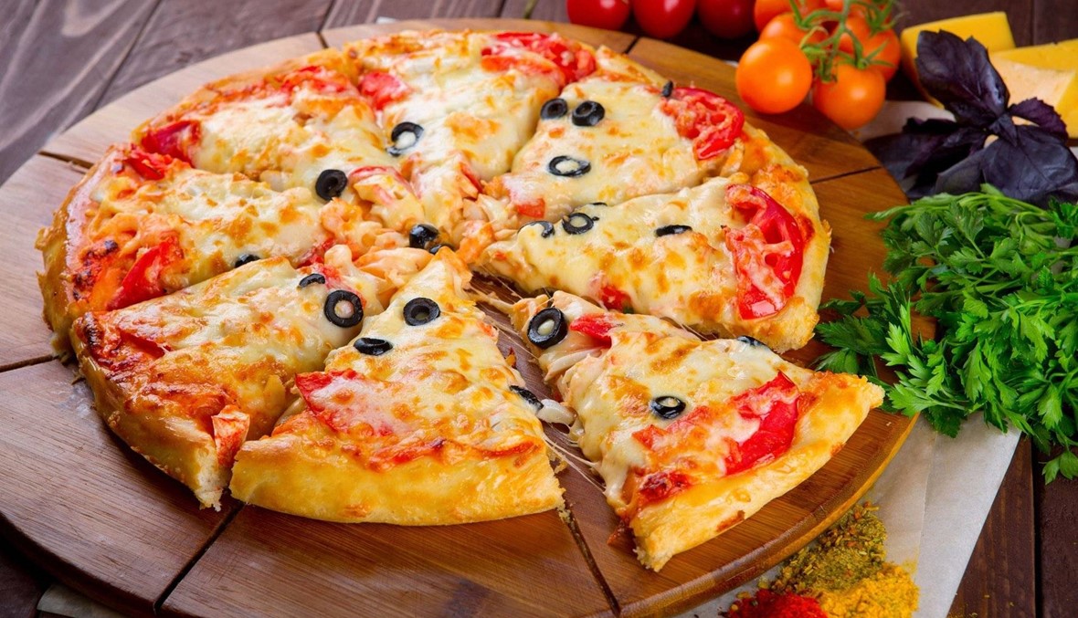 طريقة عمل البيتزا الإيطالية اللذيذة في المنزل بكل سهولة وبدون تكلفة