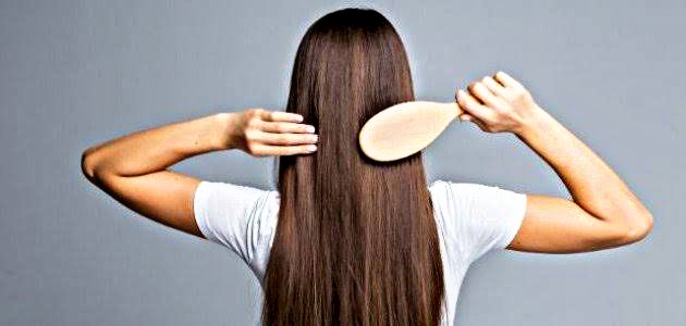أفضل الطرق الطبيعية لترطيب الشعر وعلاج الجفاف