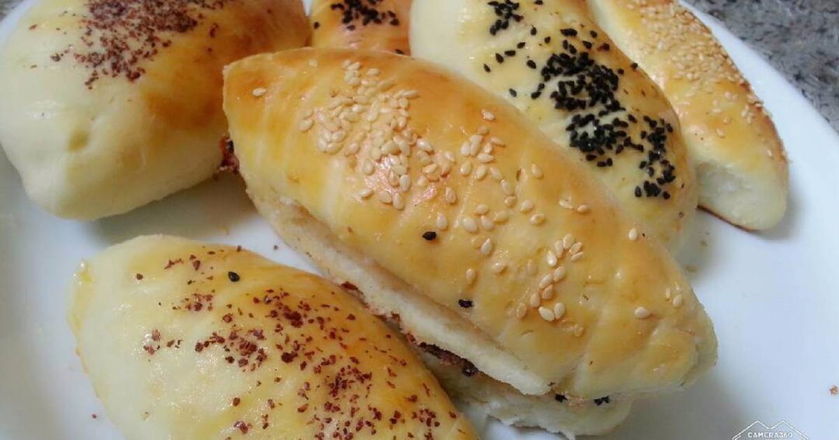 مكونات عمل الخبز التركي بالجبن