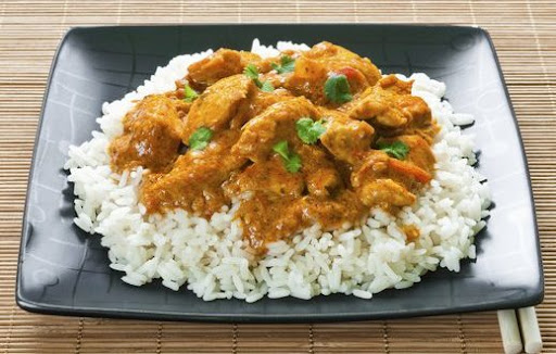 أسهل طريقة لعمل دجاج بالكاري الهندي والأرز علي طريقة المطبخ الهندي 