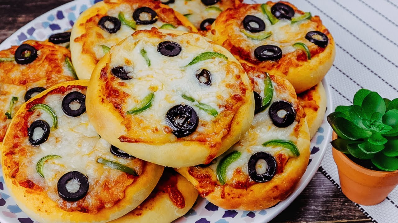 طريقة عمل فطائر البيتزا بطعم رائع ومذاق مختلف في المنزل