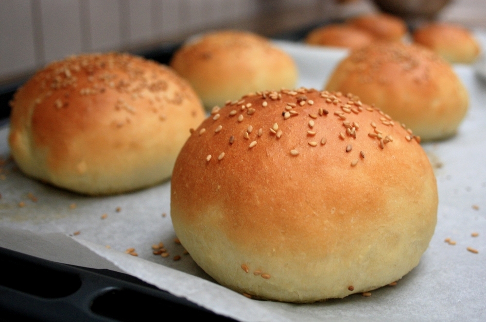 طريقة عمل خبز البرجر بعجينة العشر دقائق القطنية الهشة للأكلات المتعددة