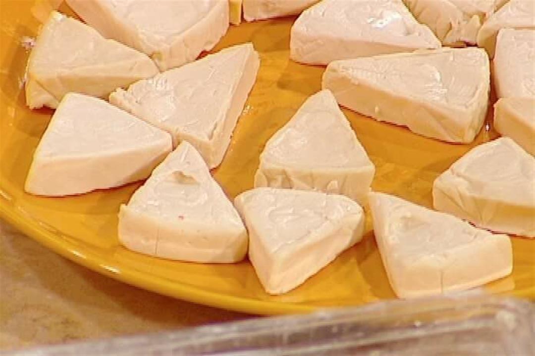  كوب واحد من اللبن عملت اكبر كمية من الجبنة المثلثات أو النستو بأقل التكاليف حلوة قوى للساندوتشات