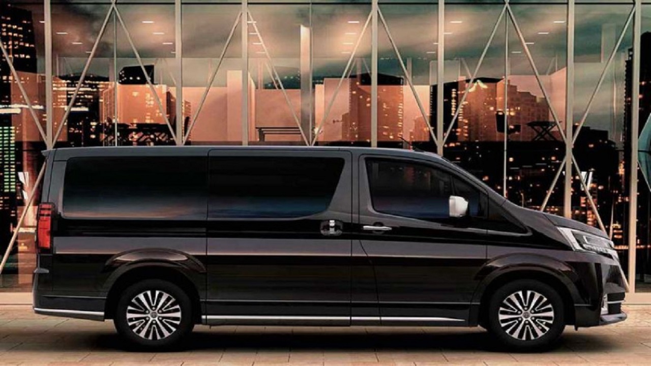 الفخامة والمتانة.. سيارة تويوتا جرانفيا 2022 Toyota Granvia في السعودية مواصفات وامكانيات خيالية