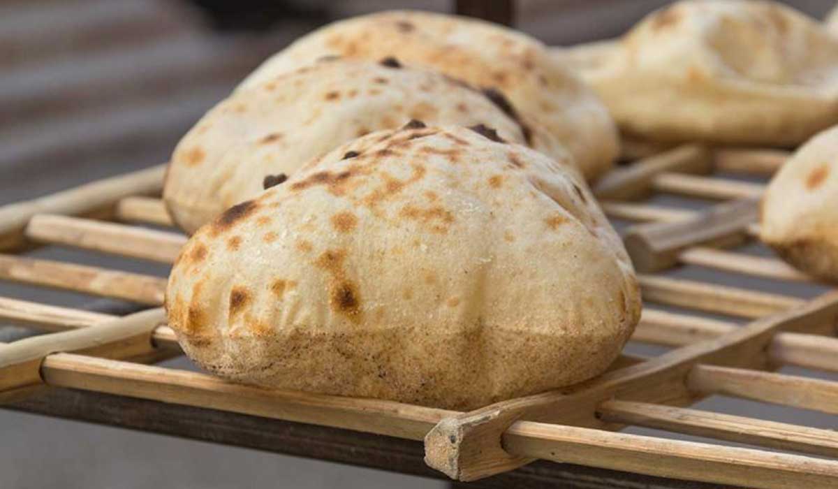الخبز المصري الهش