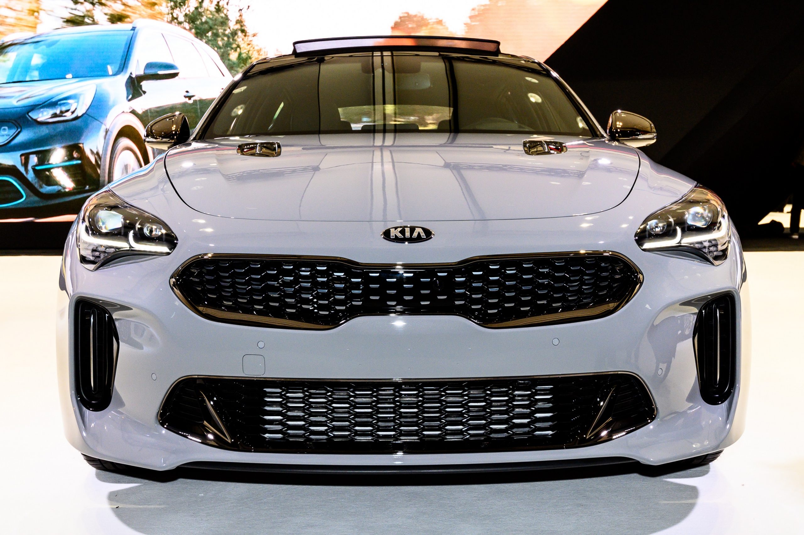 وحش كيا وصل.. كيا تنطلق بسيارتها الجديدة سيارة كيا ستينجر Kia Stinger أحدث موديل 2022