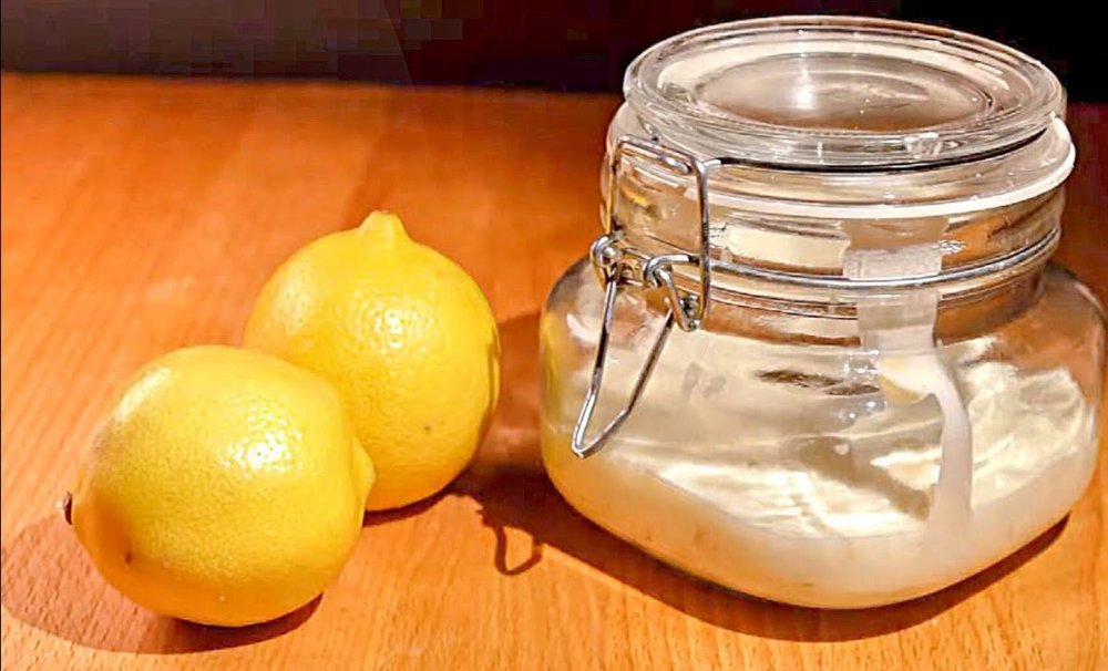 مكونات عمل دلكة الليمون والنشا لتفتيح الجسم