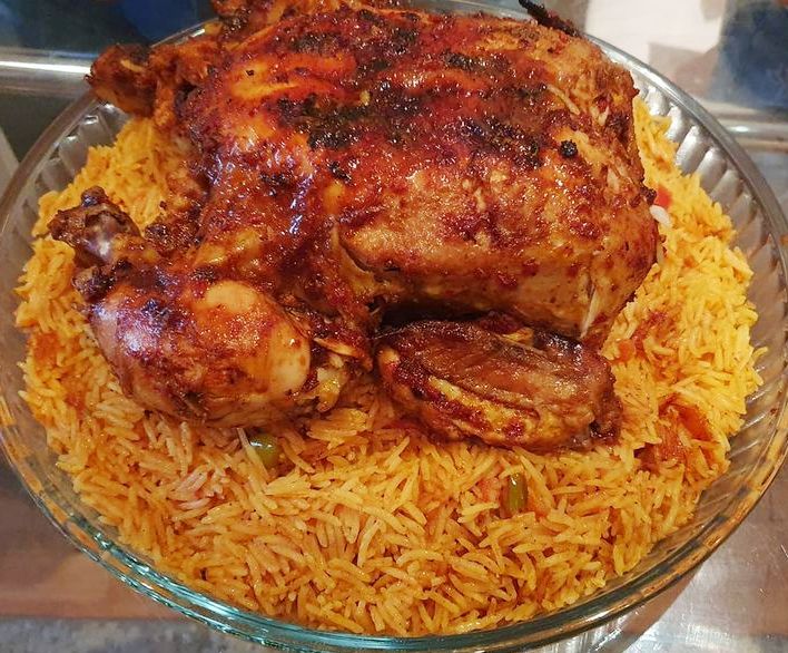 في 10 دقائق وفي حل واحد ، ستطعمون الكبسة بالدجاج من المطبخ السعودي ، لا يوجد طعام أو ألذ من هذا.