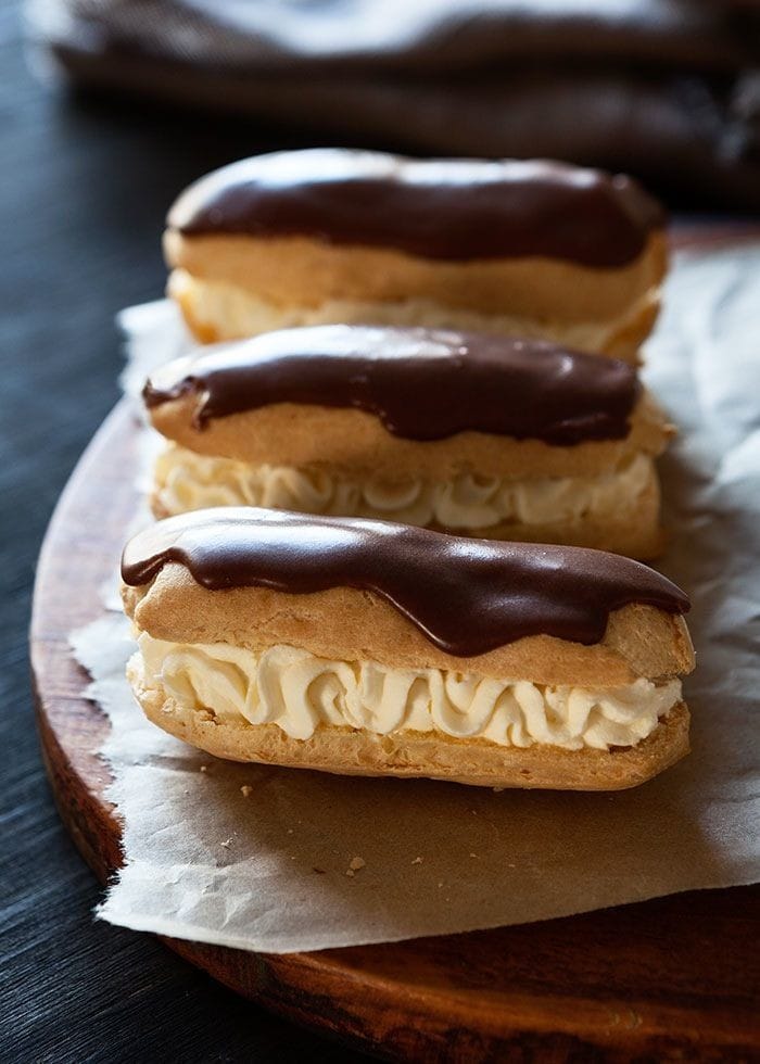 أنجح طريقة لعمل الأكلير الفرنسي (Éclairs ) بحشوة الباستري اللذيذة