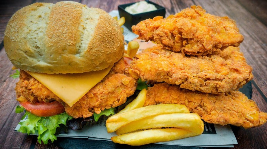 سر خلطة زنجر دجاج كنتاكي المقرمش وطريقة عمل ساندوتشات KFC في البيت