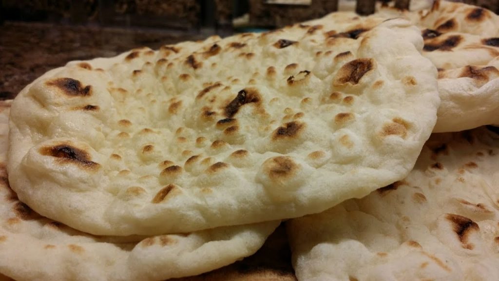 طريقة عمل خبز التنور العراقي بالخميرة في المنزل