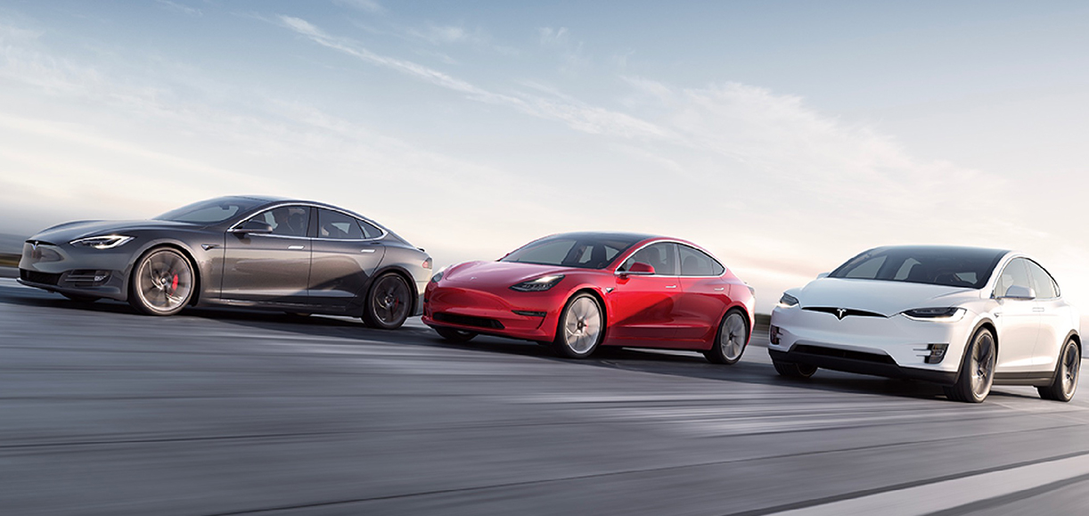أسعار تسلا Tesla في الإمارات 2022 ومواصفاتها