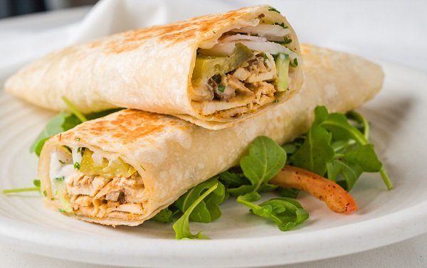 Como fazer shawarma de frango em casa, tipo restaurante, com ingredientes fáceis e simples e um sabor incrível