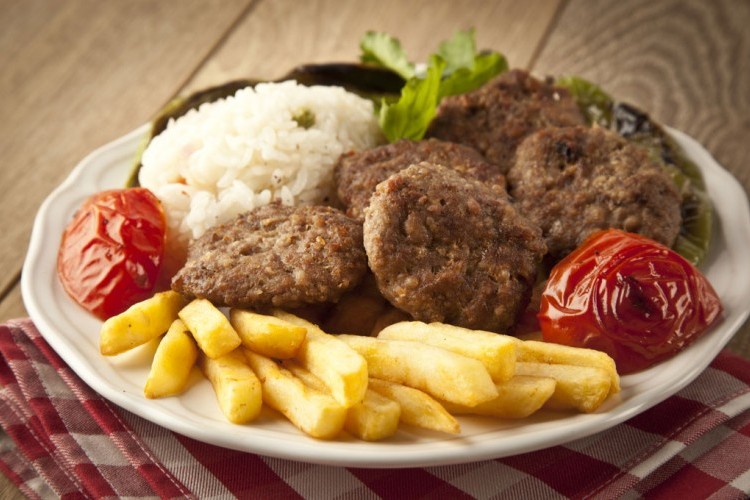  نص كيلو لحمة وعلى الطريقة التركية..عمل الكفتة التركية الأصلية المشوية احلي أكلة ممكن تعمليها هتعجب عائلتك جدا