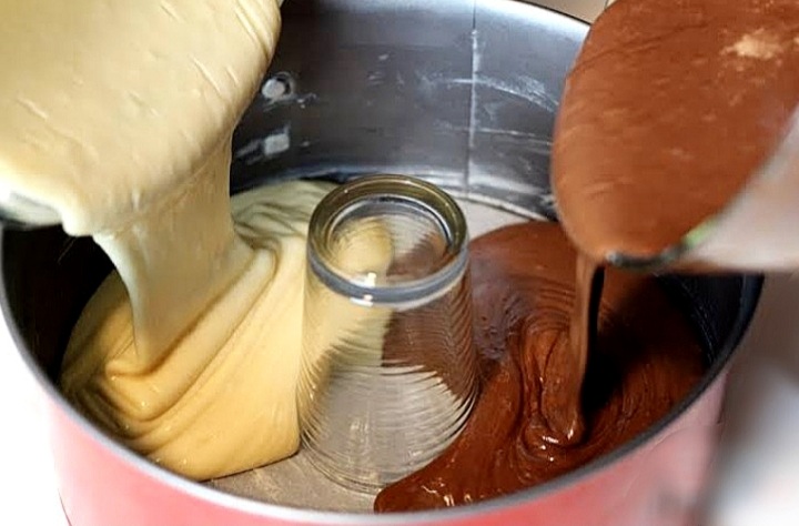 طريقة عمل كيكة الشوكولاتة بالليمون في المنزل بطريقة سهلة ومضمونة 