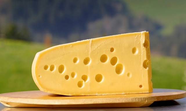 بدون تكلفة اعملي الجبنة الرومي على أصولها بطريقة ناجحة ومقادير متوفرة وبطعم ألذ من الجاهز