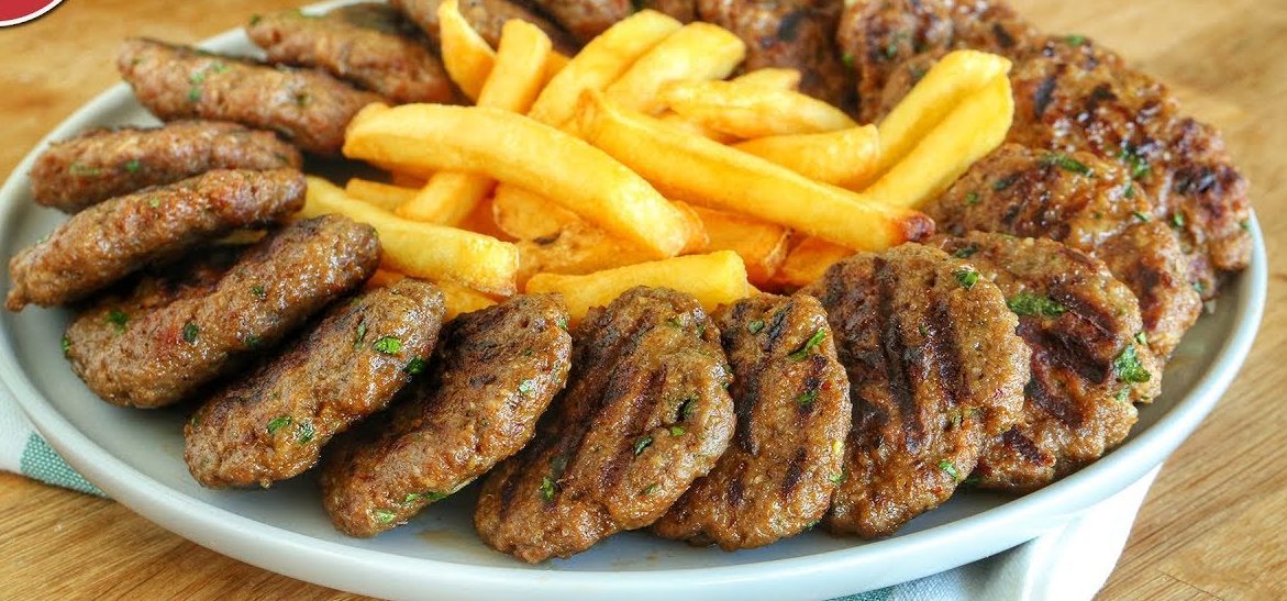 نص كيلو لحمة وعلى الطريقة التركية..عمل الكفتة التركية الأصلية المشوية احلي أكلة ممكن تعمليها هتعجب عائلتك جدا