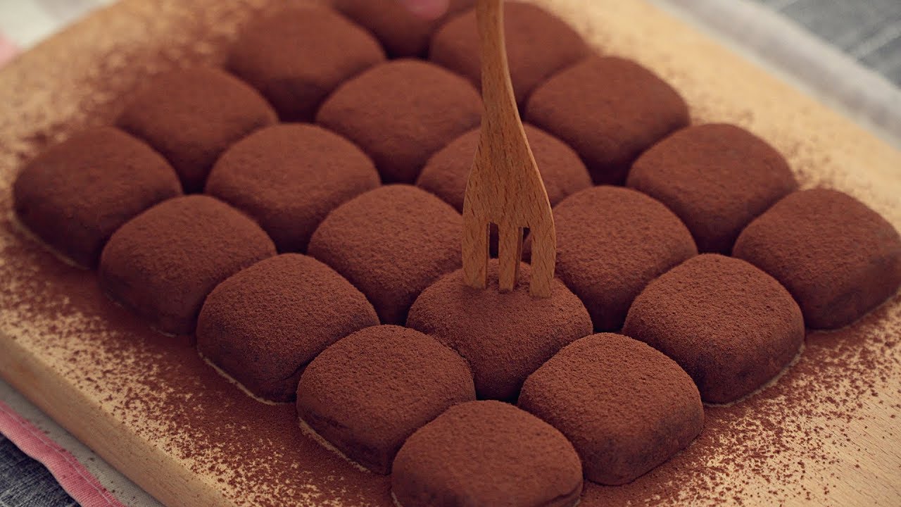 أسهل طريقة لعمل كرات الشوكولاتة