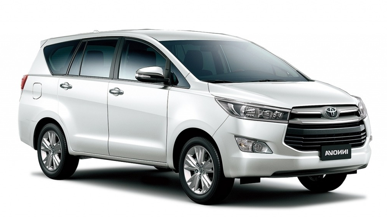 التصميم الخارجي لسيارة Toyota Innova 2023