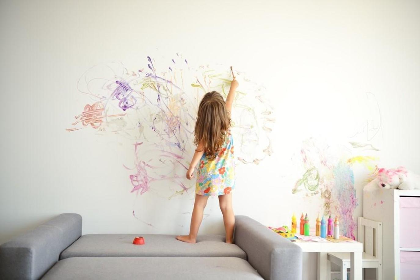 رجعيها جديدة.. طريقة تنظيف الحوائط من العفن والصدأ ورسومات الصغار بخلطة سحرية لن تحتاجي لدهان