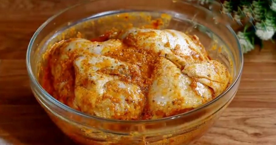 The easiest way to bake chicken in the oven with potatoes and recipes is secret 