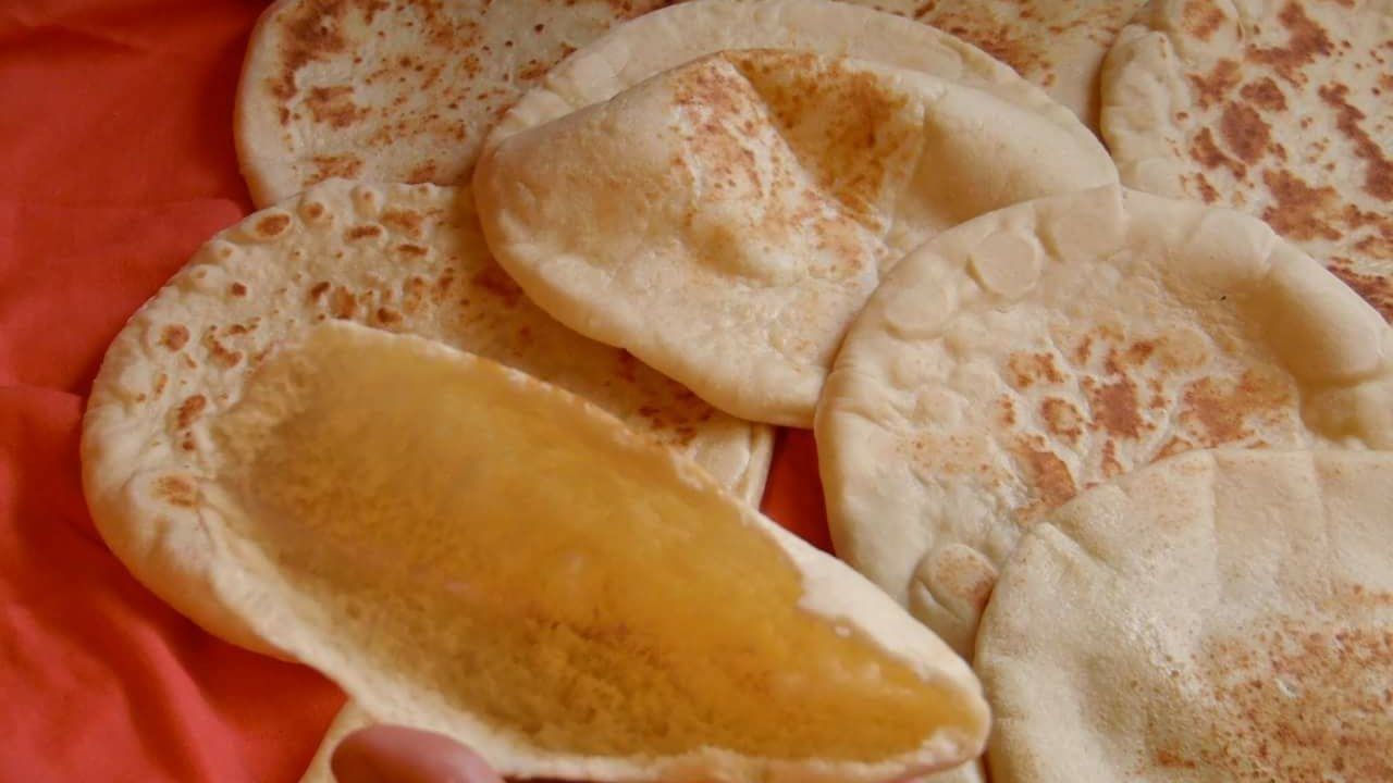 خبز المقلاة اليوناني