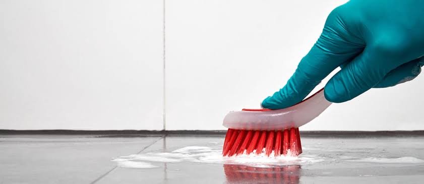 وصفات وطرق بسيطة ومجربة لتنظيف وتلميع سيراميك المنزل والتخلص من البقع