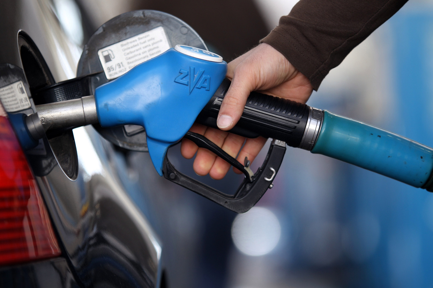 أرامكو تُعلن أسعار البنزين في السعودية لشهر مارس 2022 وتحدد تسعيرة بنزين 91 و95