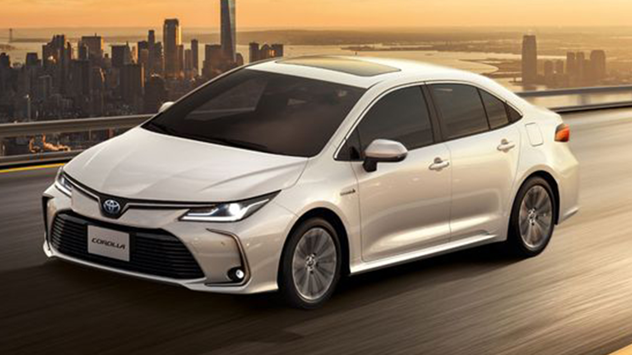 سعر ومواصفات Toyota corolla 2023 تويوتا كورولا 2023 أفضل السيارات العائلية والطرق الواعرة