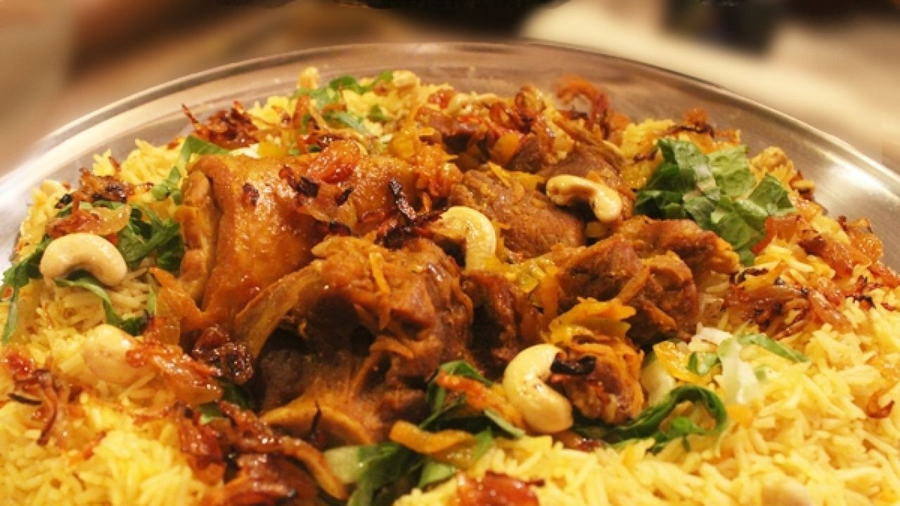 من المطبخ السعودي.. أسهل طريقة لعمل الكبسة باللحم بمذاق شهي ومميز