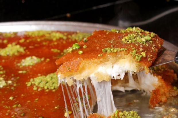 حلوي رمضان..أسرع طريقة عمل الكنافة النابلسية بالجبنة الموتزاريلا على أصولها