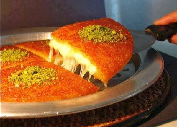 طريقة عمل كنافة نابلسية ناعمة وطرية بالجبنة في البيت بالطريقة الأصلية