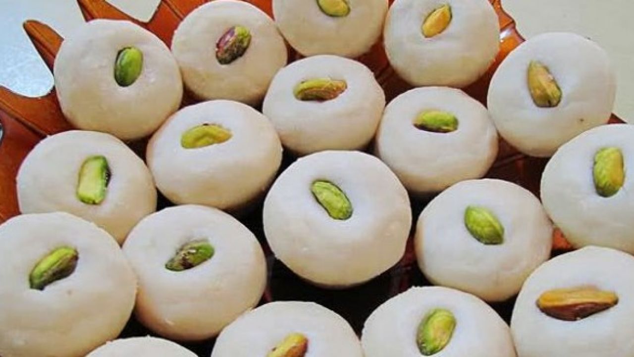 طريقة عمل الغريبة الناعمة بمقادير سهلة وخطوات بسيطة