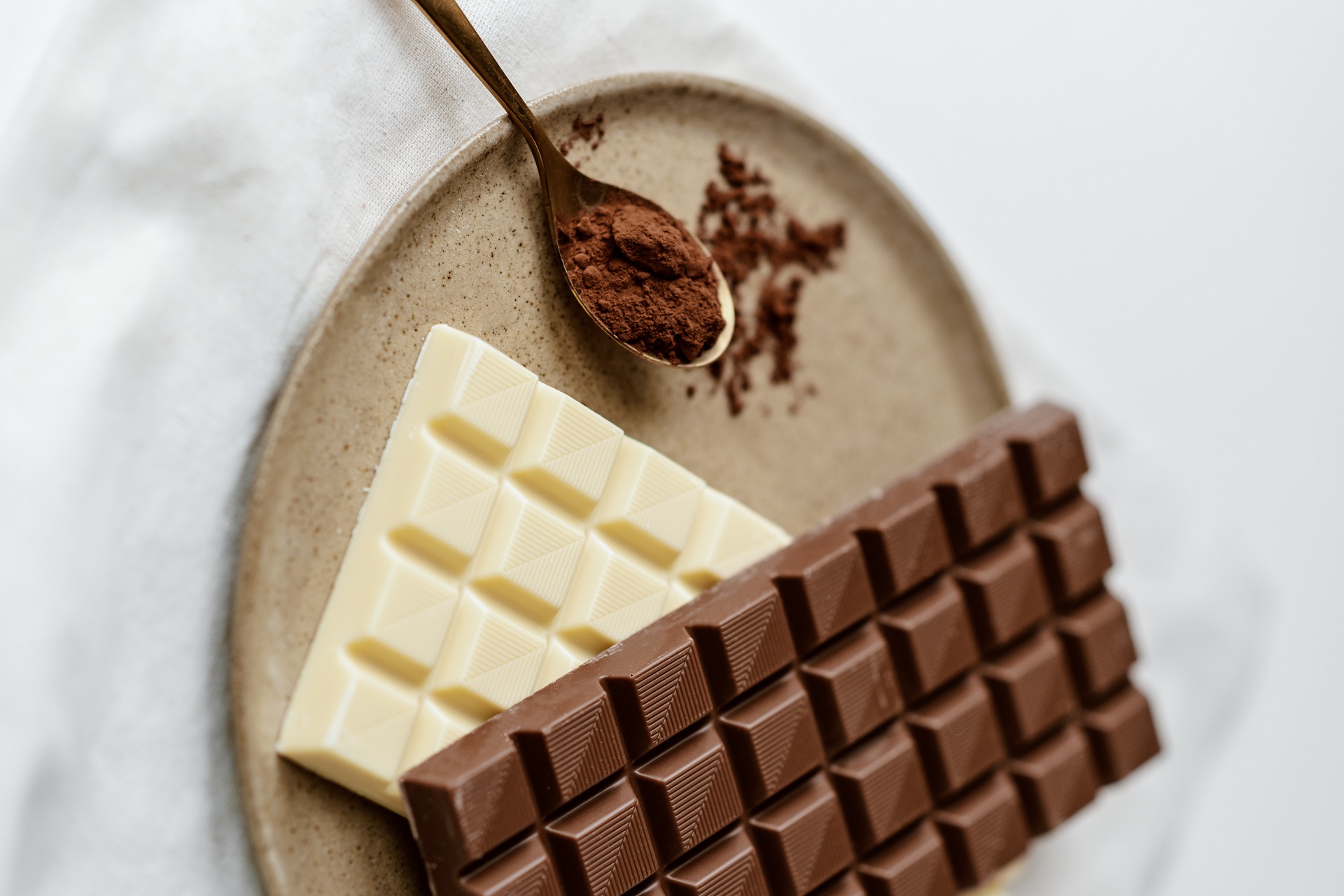 للشوكولاتة الداكنة العديد من الفوائد الصحية
