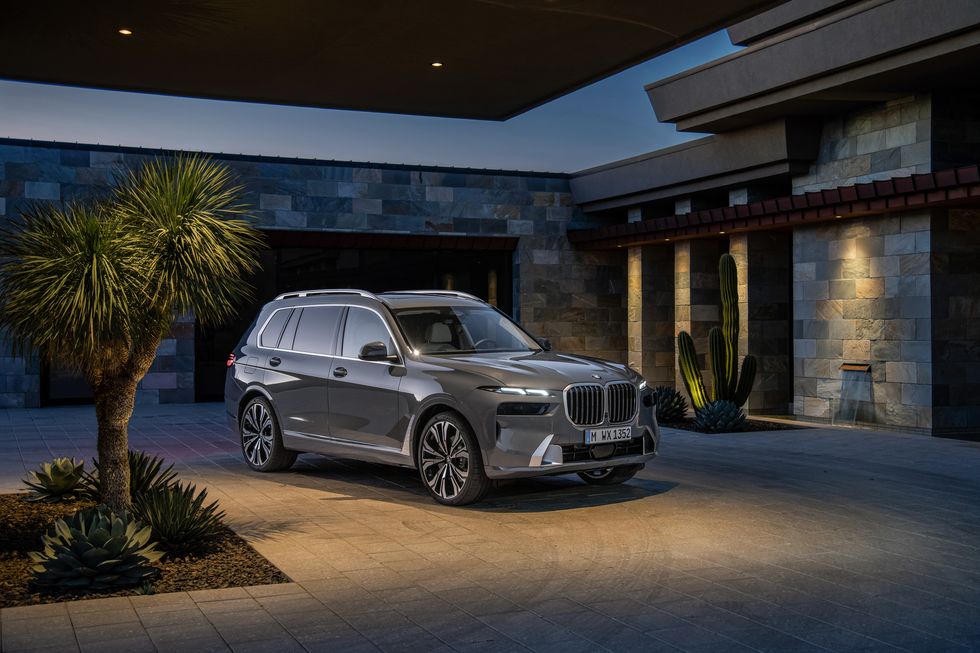 مواصفات بي أم دبليو أكس 7 BMW X7 2023 الفاخرة من الداخل والخارج والأسعار