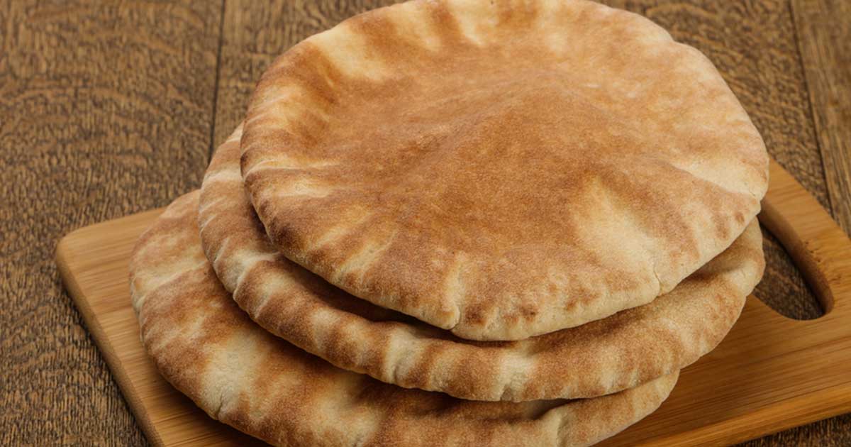 كيفية عمل الخبز العربي فى المنزل بطريقة سهلة وبسيطة