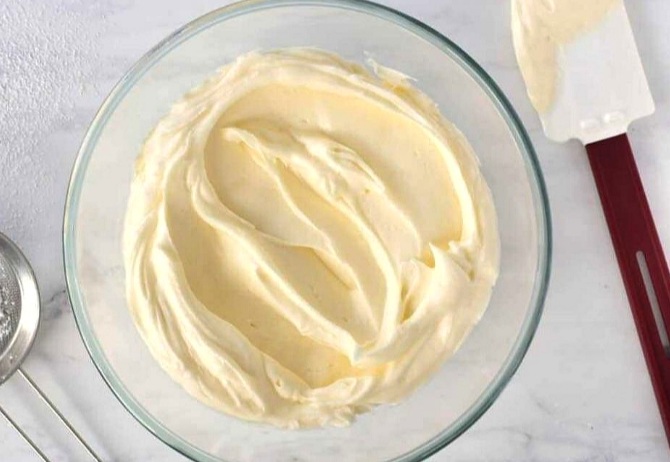 How to make delicious four-ingredient homemade cream cheese using an electric mixer 
