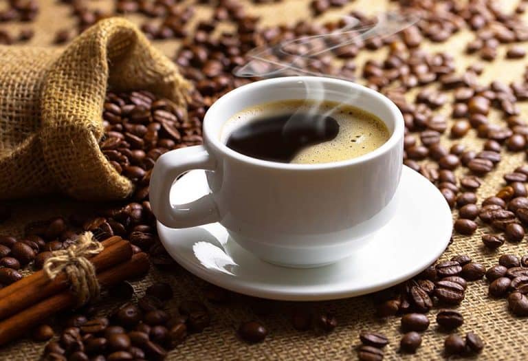 فوائد تناول القهوة الداكنة
