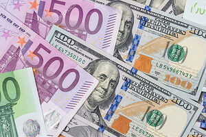 هل سيتفوق الدولار على اليورو؟