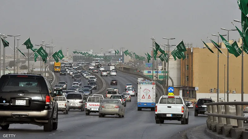ووزارة النقل توضح حقيقة فرض رسوم على الطرق في السعودية العام القادم