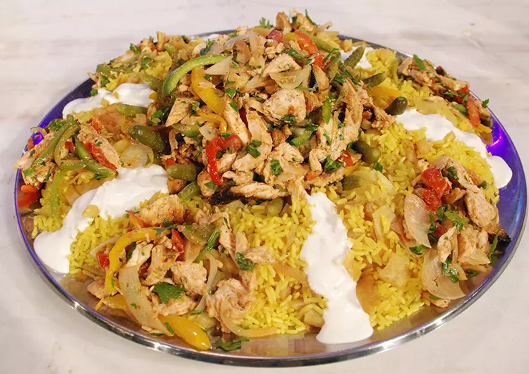 سر طريقة عمل فتة شاورما دجاج سوري مثل المطاعم وسر صوص فتة الشاورما المميز